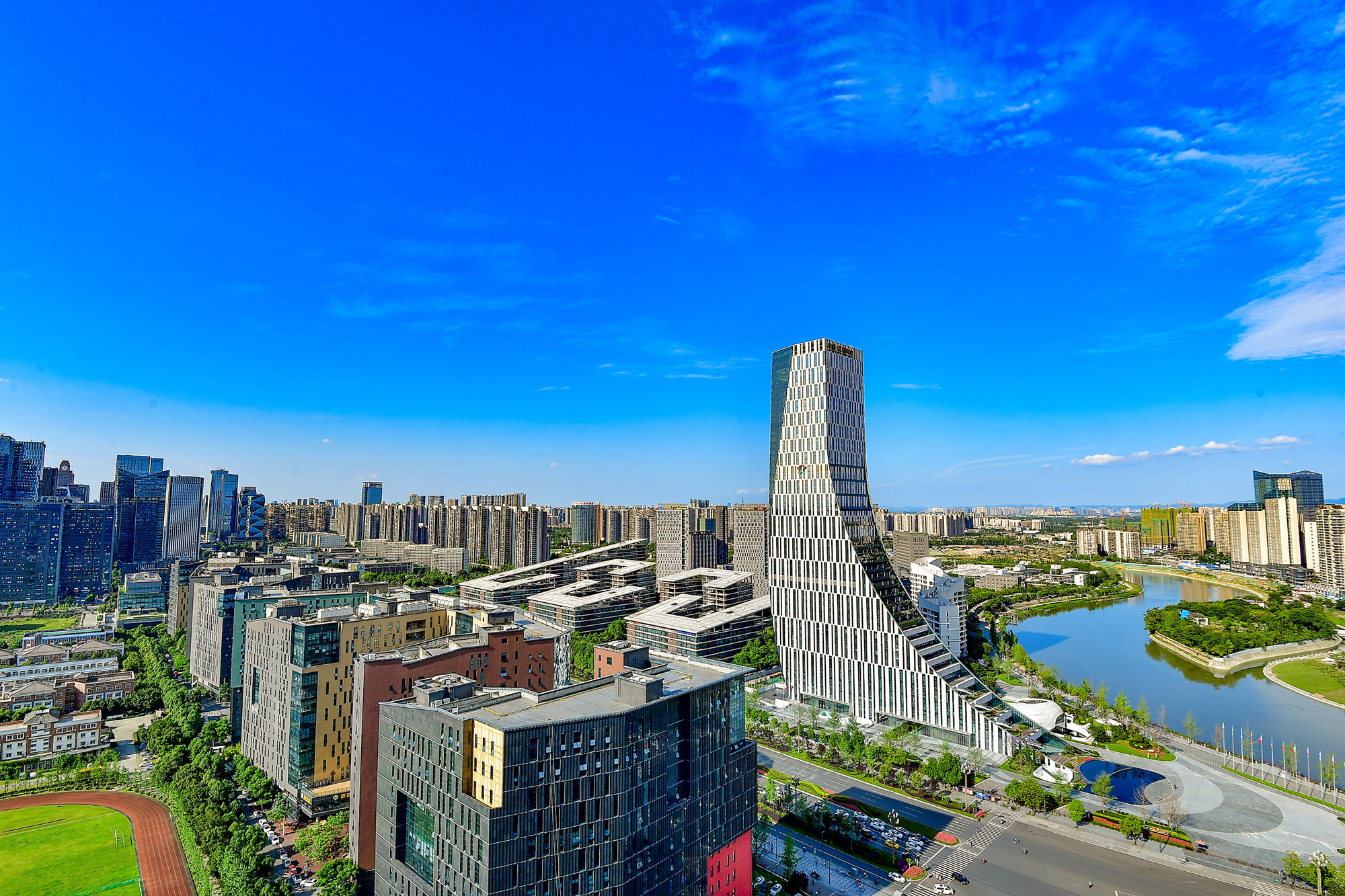 AG九游韧性彰显 成都上半年外贸总值超4000亿元 同比增长95%(图2)