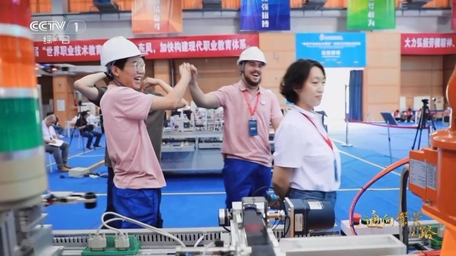 AG九游会火到联合国、还被“带上天” 鲁班锁到底是种什么玩具？(图6)